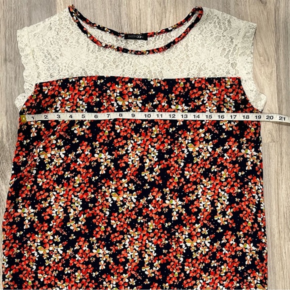 Papermoon Stitch Fix Floral Satin Lace Lightweight Cap Sleeve Top Shirt Size M - Picture 3 of 6